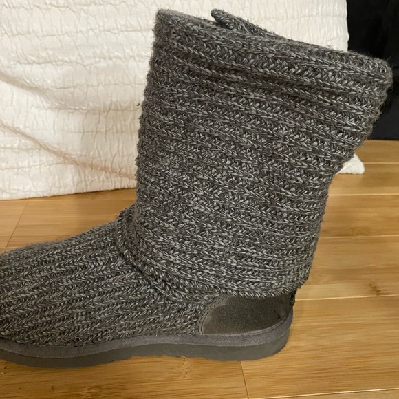 Grey Size 8 UGG Classic Cardy II Button Detailed Boots - Picture 14 of 14